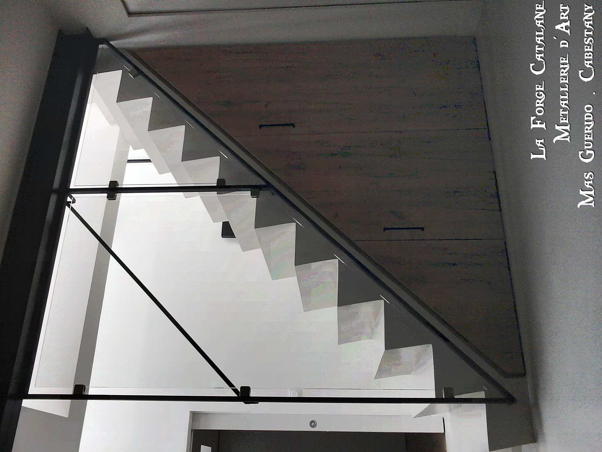 rampant escalier ossature tube fer carre verre feuillete forge catalane.jpg